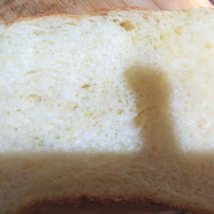 amnos73さん、おはようございます♬ふんわりとっても美味しいパンが焼けました♡ﾊﾟｸ(*ﾟ～ﾟ*)ﾓｸﾞ ﾓｸﾞ